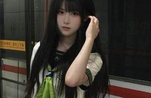 Feilin嗲囡囡 – 走进SiByl李思宁的旗袍写真集：精选作品描绘出传统与时尚的交融.txt