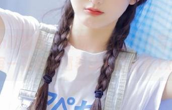 Feilin嗲囡囡 – 最新慕羽茜女仆写真集：每一张都讲述着动人的故事.txt