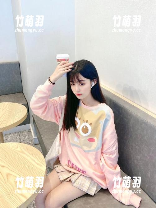 GIRLT果团网 - 周于希长腿写真私房合集：艺术与自然的完美结合.txt
