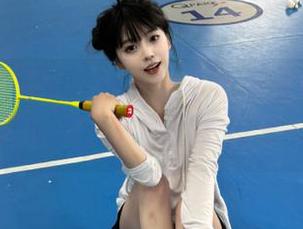 GIRLT果团网 – 观看林弯弯为你呈现的JK写真合集，享受视觉盛宴.txt