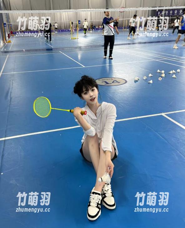 GIRLT果团网 - 观看林弯弯为你呈现的JK写真合集，享受视觉盛宴.txt
