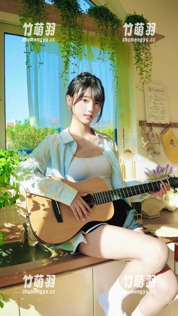 HuaYang花漾 - 在线浏览周于希Sandy的夏日写真资源，感受她的艺术与灵感.txt