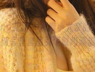 HuaYang花漾 – 探索小尤奈的白丝世界，最新写真套图引领时尚潮流.txt