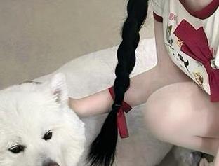 IMiss爱蜜社 – SISY思的写真奇旅：裸足踩出春夏秋冬，每张照片都美轮美奂.txt