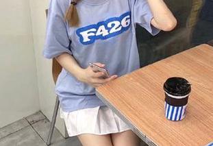 IMiss爱蜜社 – 杨紫嫣海边私拍合集：让海风带走你的烦恼，笑声一波波！.txt