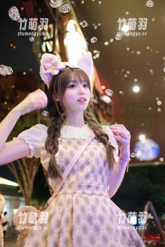 ISHOW爱秀 - 热辣登场！刘玥菲Phoebe妹妹套图全面更新，尽情感受时尚气息.txt