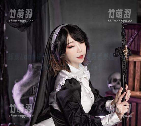 探索Leah梓未的睡衣世界，免费看美图，感受别样的时尚魅力！.txt