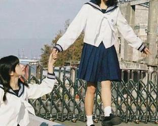 MFStar模范学院 – 红裙下的伊小七MoMo：一组令人惊艳的原图和照片.txt