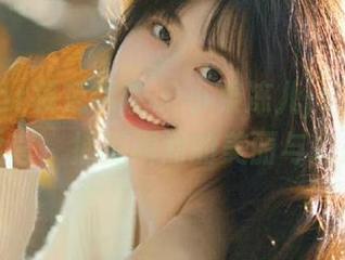 MFStar模范学院 – 小果冻儿jelly红裙写真全套，捕捉瞬间的美丽与幻想.txt