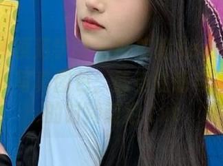 MFStar模范学院 – 柳侑绮Sevenbaby全新肉丝写真图包：感受性感与优雅并存的时尚前沿.txt