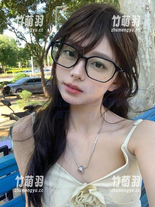 MFStar模范学院 - 想要“软软Roro妹妹”的写真？这里有免费资源等你来翻阅和下载！.txt