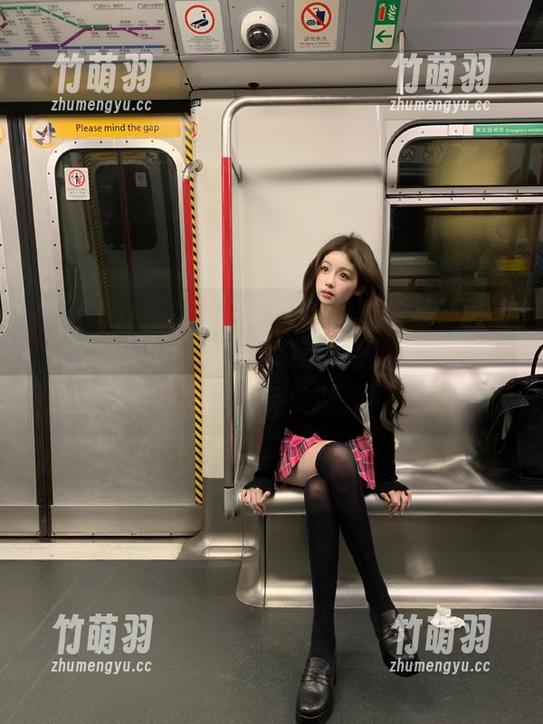 MFStar模范学院 - 新鲜出炉的最新图册，跟随露露Andrea领略和服魅力，邂逅传统与时尚的完美融合！.txt