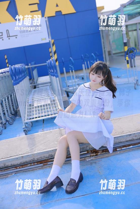 MFStar模范学院 - 从天使到魔鬼：韩子萱mm白色私房写真中的双重身份，带你领略独特的魅力！.txt