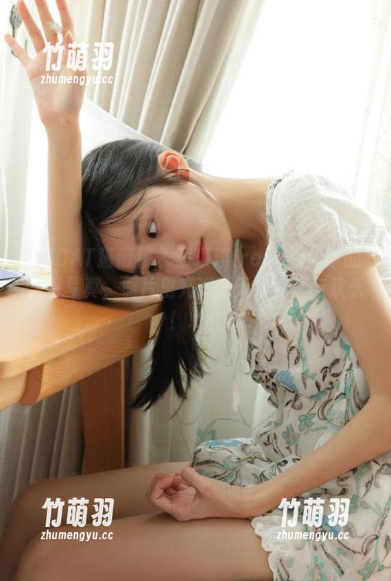 MICAT猫萌榜 - 萌琪琪Irene新出炉的圣诞写真，照片里充满了无限惊喜与欢乐！.txt