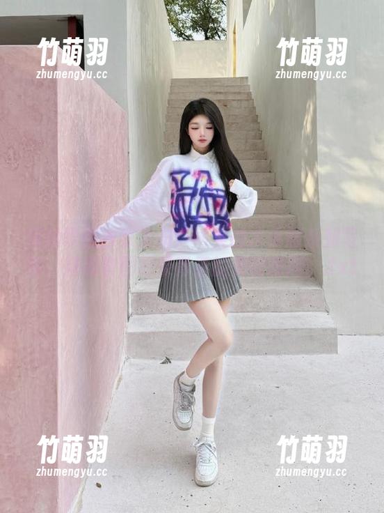喵糖映画独家发布：同桌的水手服系列写真，精致套图记录青春的美好瞬间！.txt