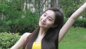 MiStar魅妍社 – 追寻“FoxYini孟狐狸”的足迹：多样美脚图集资源尽在其中.txt