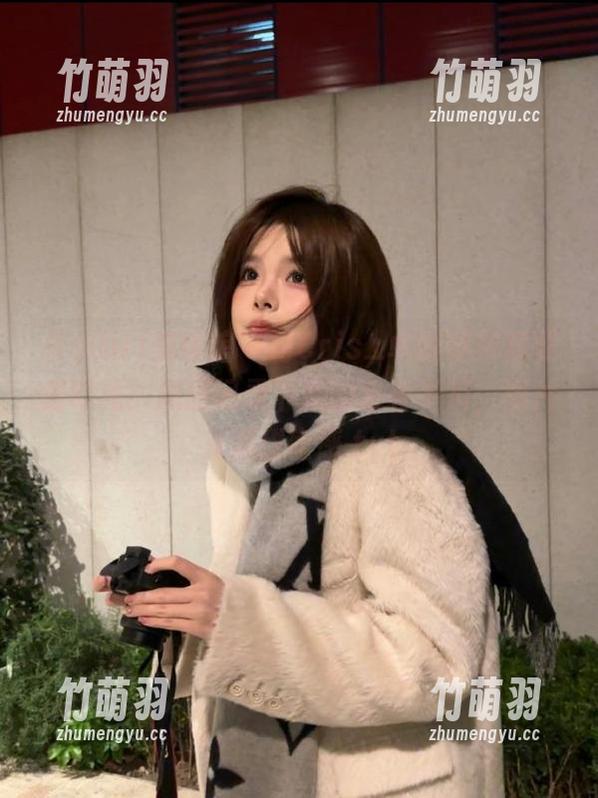 MyGirl美媛馆 - 与Cris_卓娅祺共舞可爱时光：原图记录下她的青春岁月，图片充满甜蜜感.txt