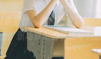 MyGirl美媛馆 – 私房图包里的Ellie艾栗栗护士：职场背后的性感与魅惑.txt