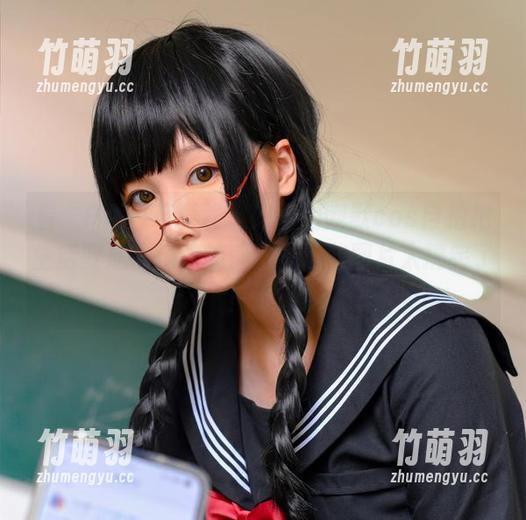 PAKI草莓酱 看“PAKI草莓酱”如何用幽默cos自拍把生活变成一场欢笑盛宴,这些图片太搞笑了!.txt