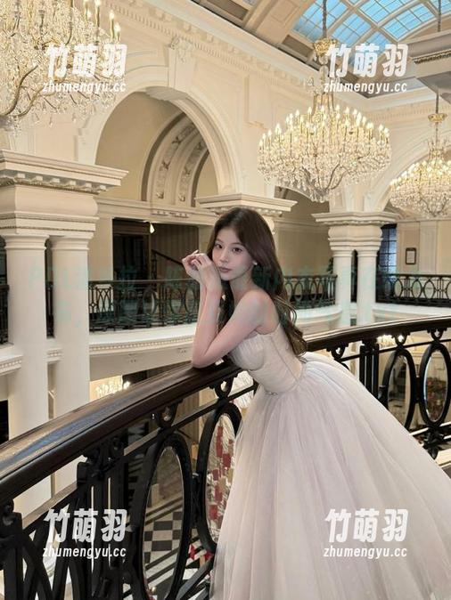 PDL潘多拉 - 陈雅漫最新内衣写真在线发布，原图让你感受她的时尚气息.txt