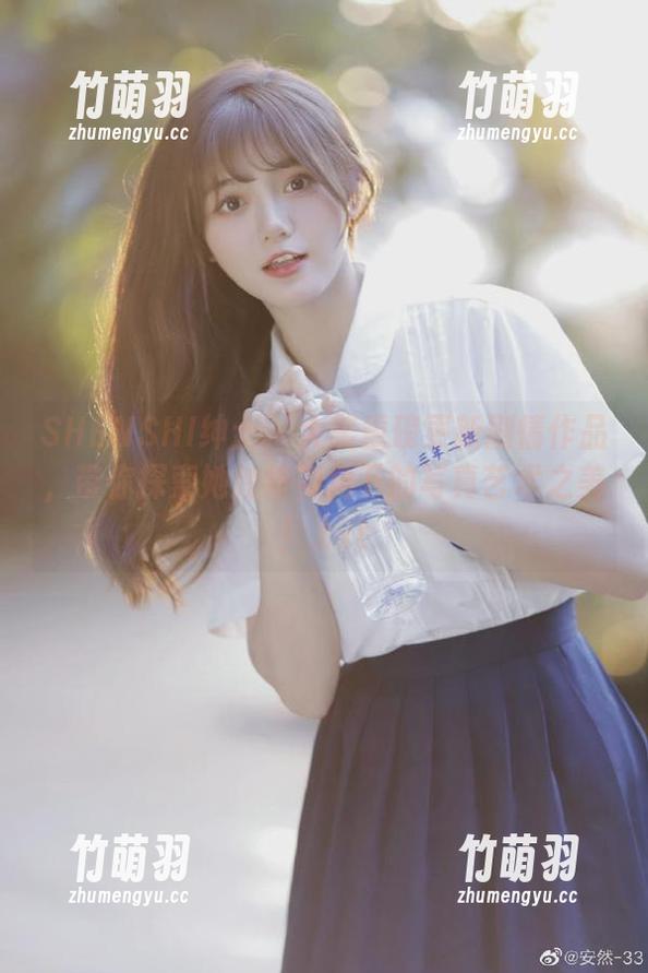 SHENSHI绅士 - 大美重磅更新剧情作品，带你探索她独特视角下的写真艺术之美！.txt