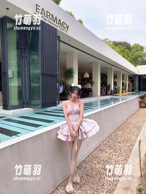 微密圈 - 来吧！Sia不吃鱼最新更新的《少女》原图，青春的故事在此绽放！.txt