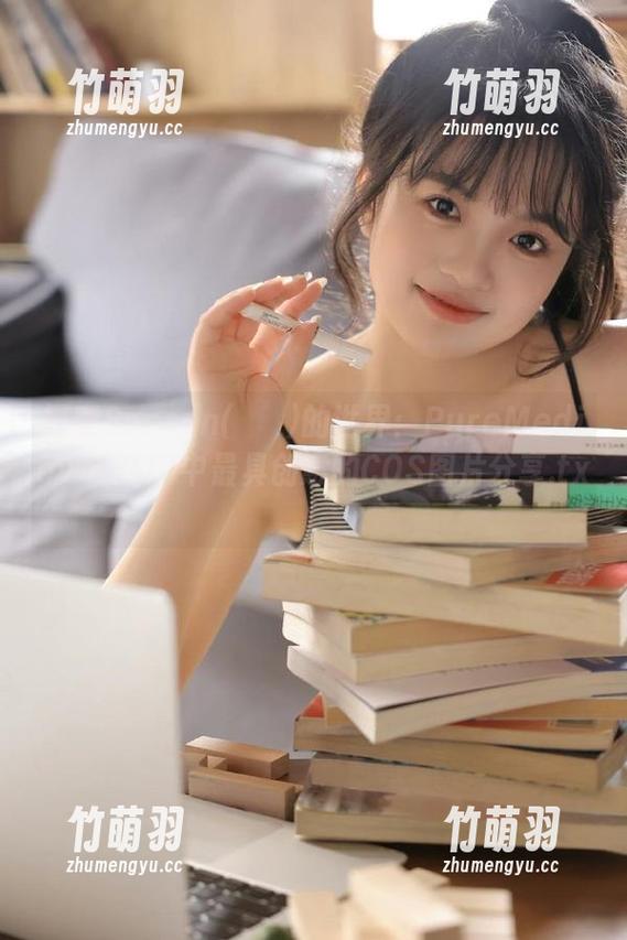 探索Sonson(손손)的世界：PureMediaVol.017中最具创意的COS图片分享.txt