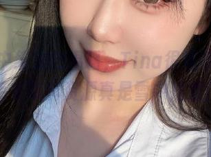 在寒风中绽放的温暖，Tina很妖孽呀蓝色秋冬毛衣写真资源真是雪中送炭！.txt