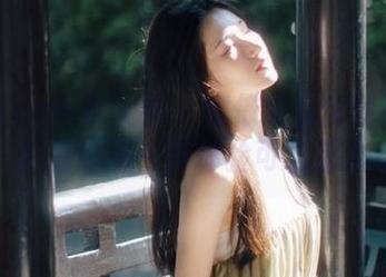 TouTiao头条女神 – 娜依灵儿女仆写真大公开，观看原图一同体验可爱魅力！.txt