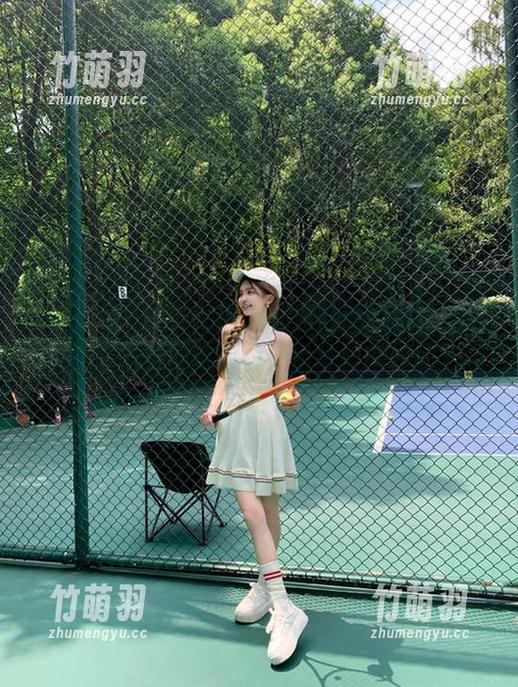 TouTiao头条女神 - 找到心动的感觉，洛洛可JK写真壁纸带你走进梦幻世界！.txt