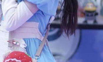 TouTiao头条女神 – 让我们在线分享白一晗黑色写真，尽情欣赏她的迷人图片！.txt