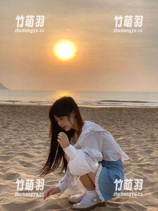 TouTiao头条女神 - 陈怡曼的居家时光写真，快来下载带走这份宁静吧！.txt