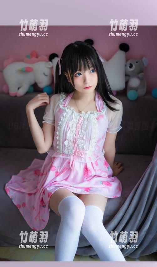 UGirls尤果网 - 李思宁短裤写真资源套图，轻松拥抱时尚与潮流.txt
