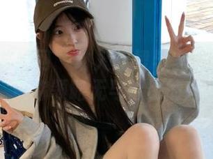 UGirls尤果网 – 动人红裙与李思宁的私拍原图，带你领略无与伦比的魅力.txt