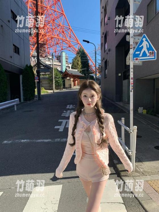 UGirls尤果网 - 李梓然天使图集精选：捕捉那些令人心动的清新与自然之美.txt