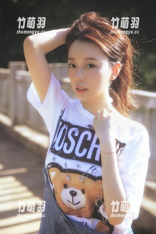 UGirls尤果网 - 沈诺馨的圣诞高清写真集：每一帧都散发节日的魔力.txt