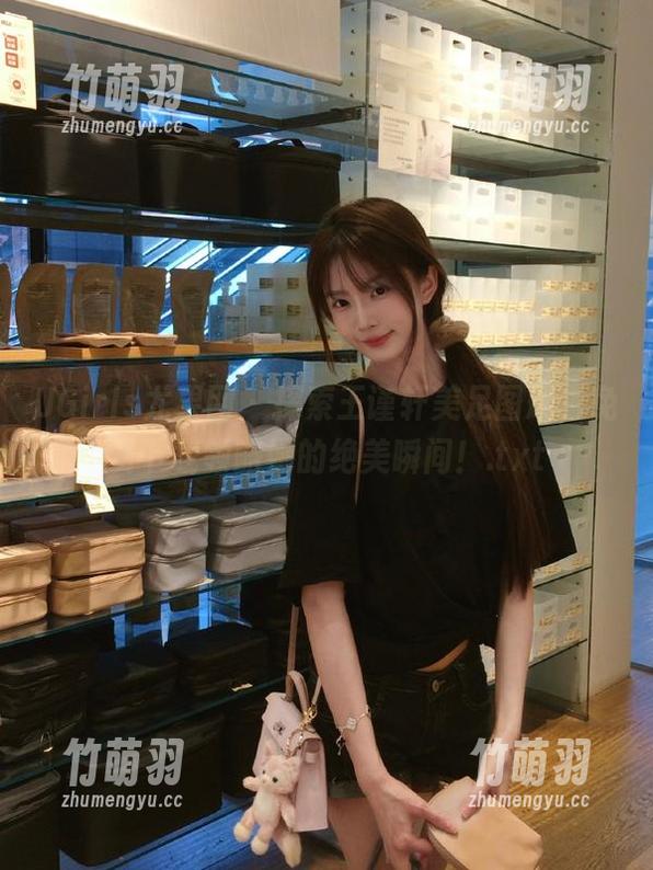 UGirls尤果网 - 探索王谨轩美足图册，免费下载领略她的绝美瞬间！.txt