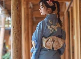 UGirls尤果网 – 芊小童短裤摄影作品，高清图库里的清透气息与时尚风范.txt