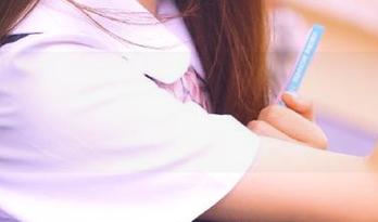 UGirls尤果网 – 轻快步伐，谭晓彤妹妹写真图片合集，让你陷入温柔瞬间.txt