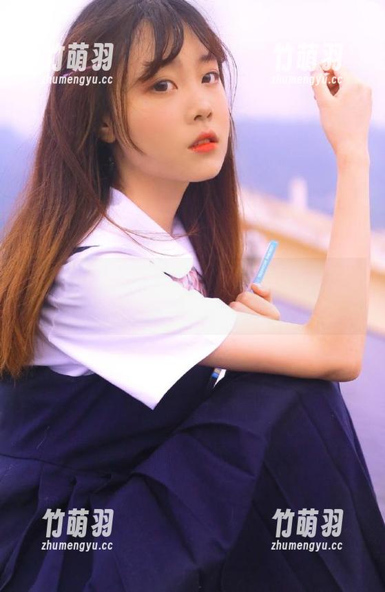 UGirls尤果网 - 轻快步伐，谭晓彤妹妹写真图片合集，让你陷入温柔瞬间.txt