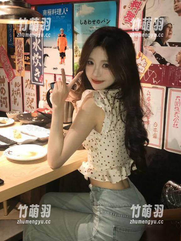 UGirls尤果网 - 分享谭晓彤的写真图片，领略剧情中蕴藏的情感与故事.txt