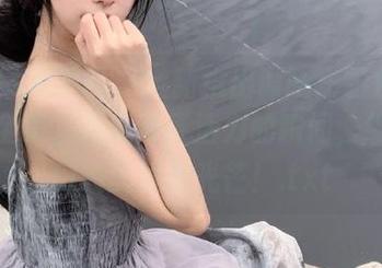 UGirls尤果网 – 全新推出谭晓彤粉色主题写真全集，捕捉青春活力的瞬间，绽放梦幻般的美丽光芒！.txt