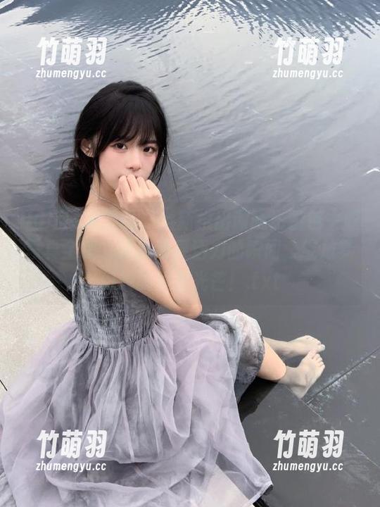 UGirls尤果网 - 全新推出谭晓彤粉色主题写真全集，捕捉青春活力的瞬间，绽放梦幻般的美丽光芒！.txt