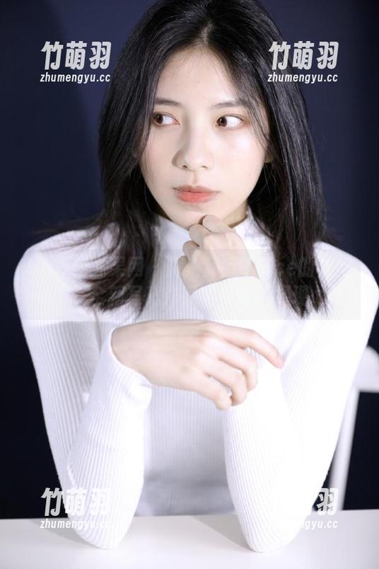UGirls尤果网 - 探索郝晴Grace的礼服美学：全新写真作品集与原图展现.txt