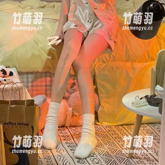Vinnegal浴室的光影诗篇：美图合集尝试捕捉她的芬芳岁月.txt