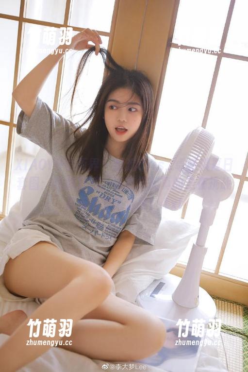 XIAOYU语画界 - 精选Cris_卓娅祺夏日套图：我敢打赌，这些搭配真的是在挑战夏天的最高温度！.txt