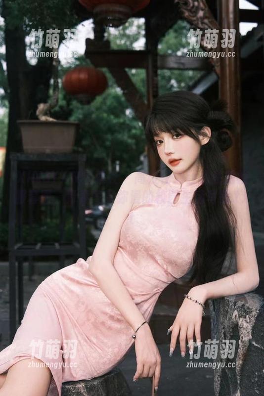 XINGYAN星颜社 - 高校花刘钰儿私拍校服套图，青春气息弥漫的校园生活写照.txt
