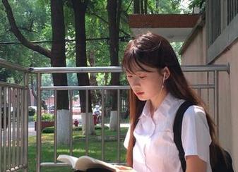 XINGYAN星颜社 – 福利图集大揭秘：韩雨馨白裙的每一帧都是想象中女神的真实写照！.txt