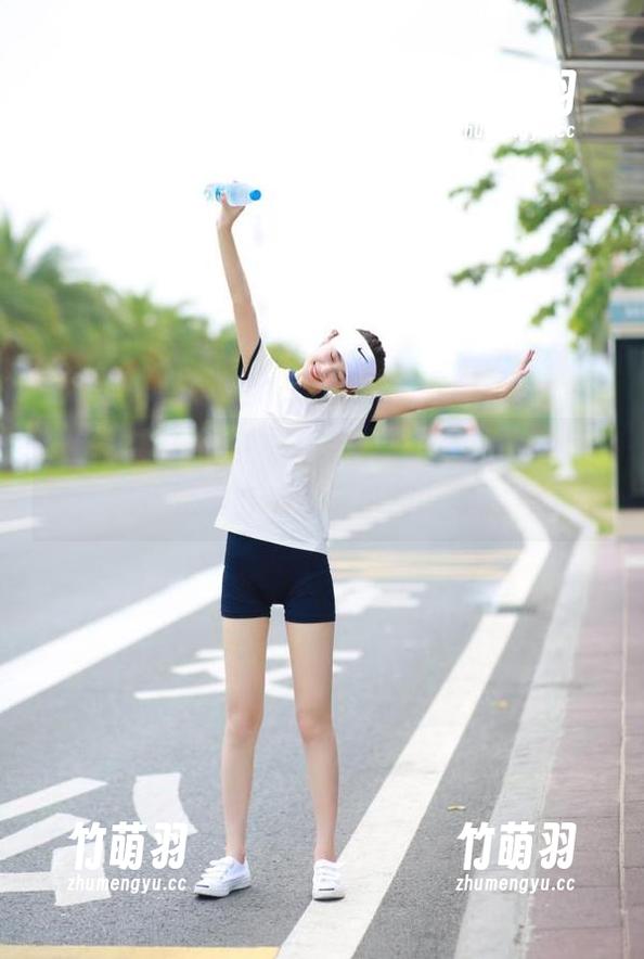 Xiuren秀人网 - 全套Kikibaby短裙写真：流行元素与个人风格的完美融合.txt