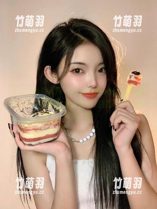 Xiuren秀人网 - 探索七米baby的礼服艺术：一组原图呈现她的独特风格与迷人气质.txt
